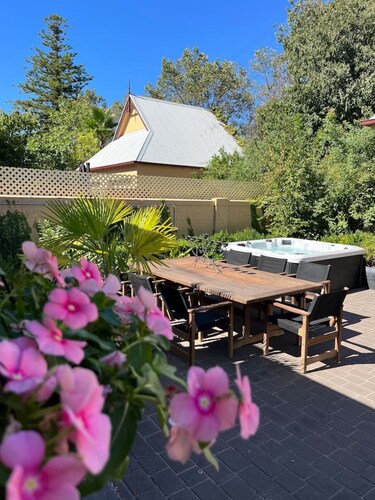 Porters Cottage Oasis