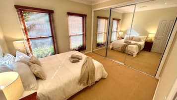 Iron/ironing board, free WiFi, bed sheets