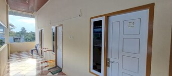OYO 93714 Guest House Gembul Syariah
