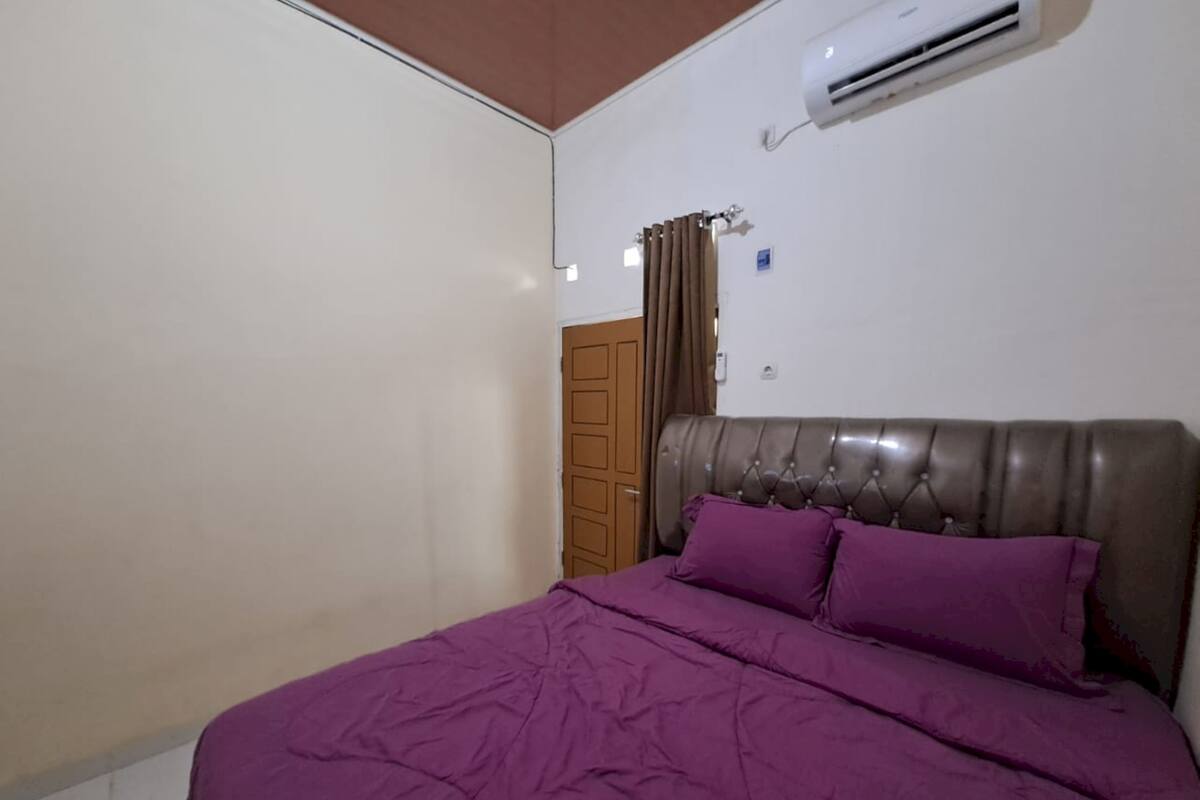 Standard Double Room | Desk, free WiFi, bed sheets