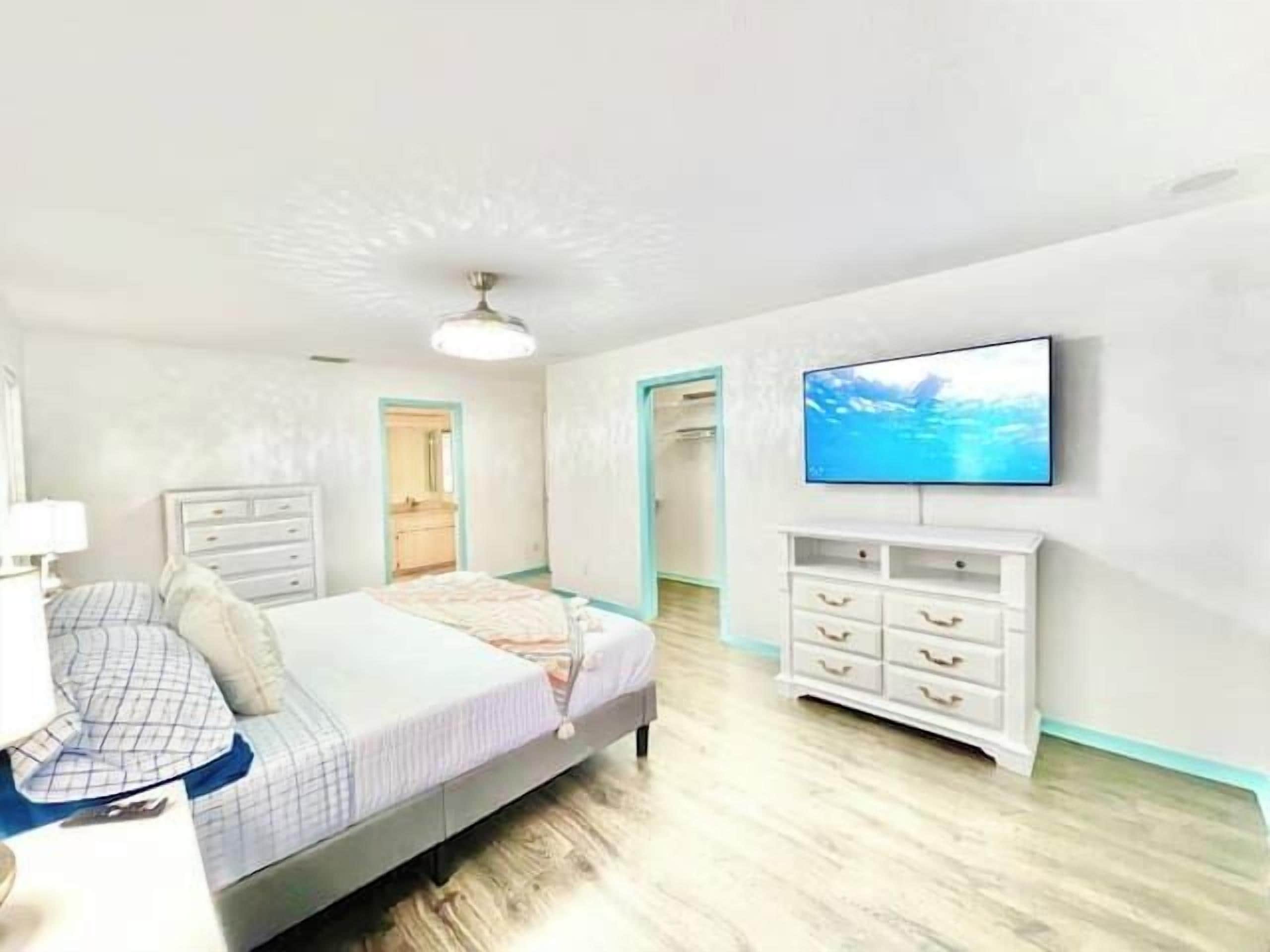 3 slaapkamers, een strijkplank/strijkijzer, reisbedje, wifi