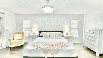 3 habitaciones, tabla de planchar con plancha, cuna de viaje y wifi