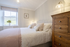 3 bedrooms, iron/ironing board, Internet, bed sheets