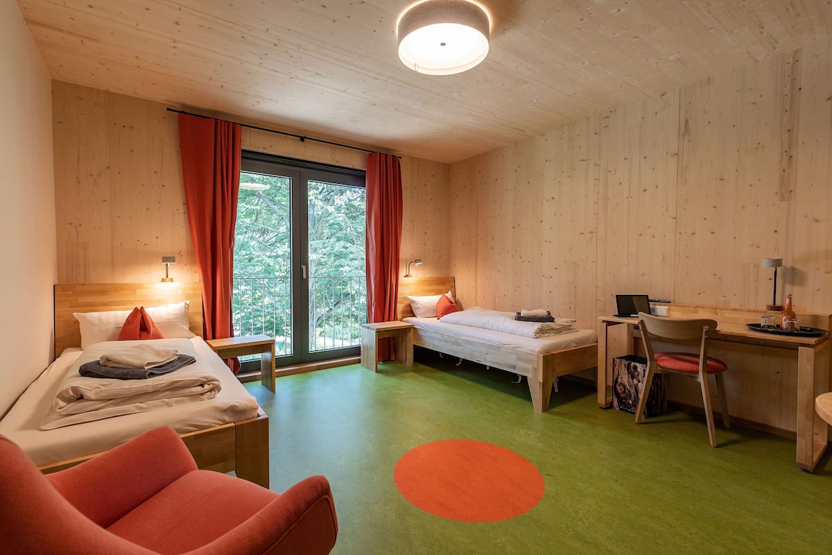 Chambre Standard avec lits jumeaux | Chambres insonorisées, Wi-Fi gratuit, draps fournis