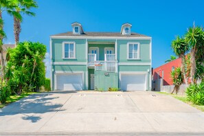 Exterior - Casa Caracol - Pool - Walk to the Beach, WiFi (South Padre Island)