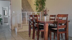 Dining - Casa Caracol - Pool - Walk to the Beach, WiFi (South Padre Island)
