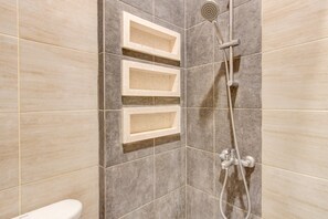 Deluxe Double Room | Bathroom | Shower, soap