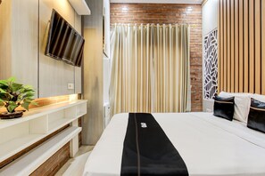 Deluxe Double Room | Free WiFi, bed sheets
