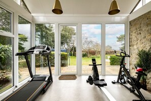 Fitness facility - Sunset Retreat - Luxury Cottages (Sandwich)