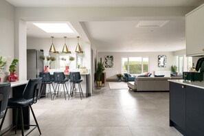 Interior - Sunset Retreat - Luxury Cottages (Sandwich)