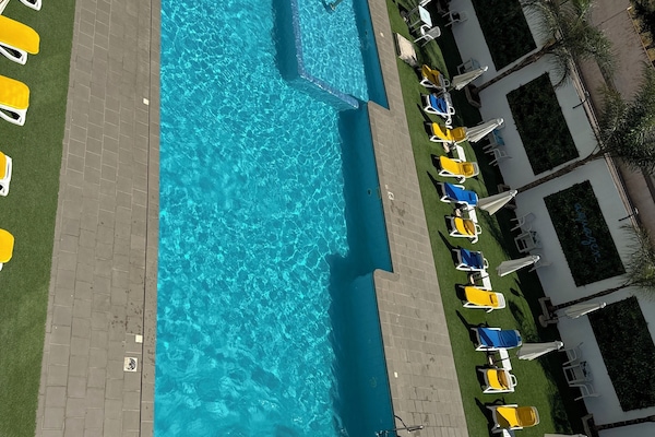 Piscine extérieure (ouverte en saison)