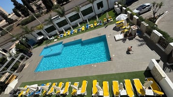 Piscina externa sazonal