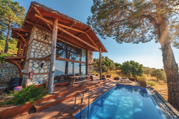 Villa « Premier » | Restauration dans la chambre