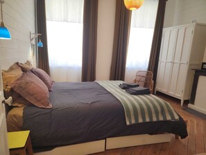 3 chambres, lit parapluie, Wi-Fi gratuit, draps fournis
