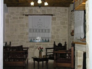 Fridge, microwave, oven, stovetop - Villa FOULI a perfect place for your family holidays in Rethymno Crete (Kaloniktis)