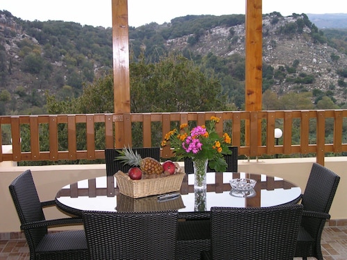 Villa FOULI a perfect place for your family holidays in Rethymno Crete