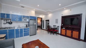 Comfort Apartment | Private kitchen | Fridge, microwave, oven, rice cooker