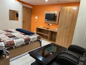 책상, 무료 WiFi, 침대 시트