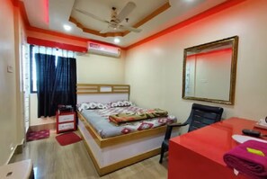 책상, 무료 WiFi, 침대 시트