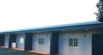 White Horse & Star Garden Inn