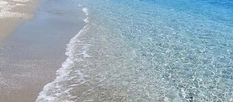 House immersed in the green, a few steps from the sea