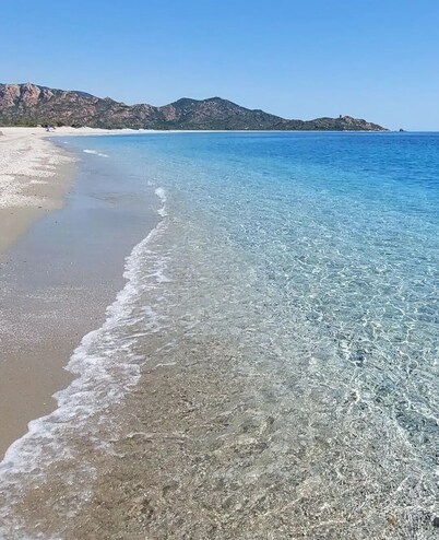 House immersed in the green, a few steps from the sea