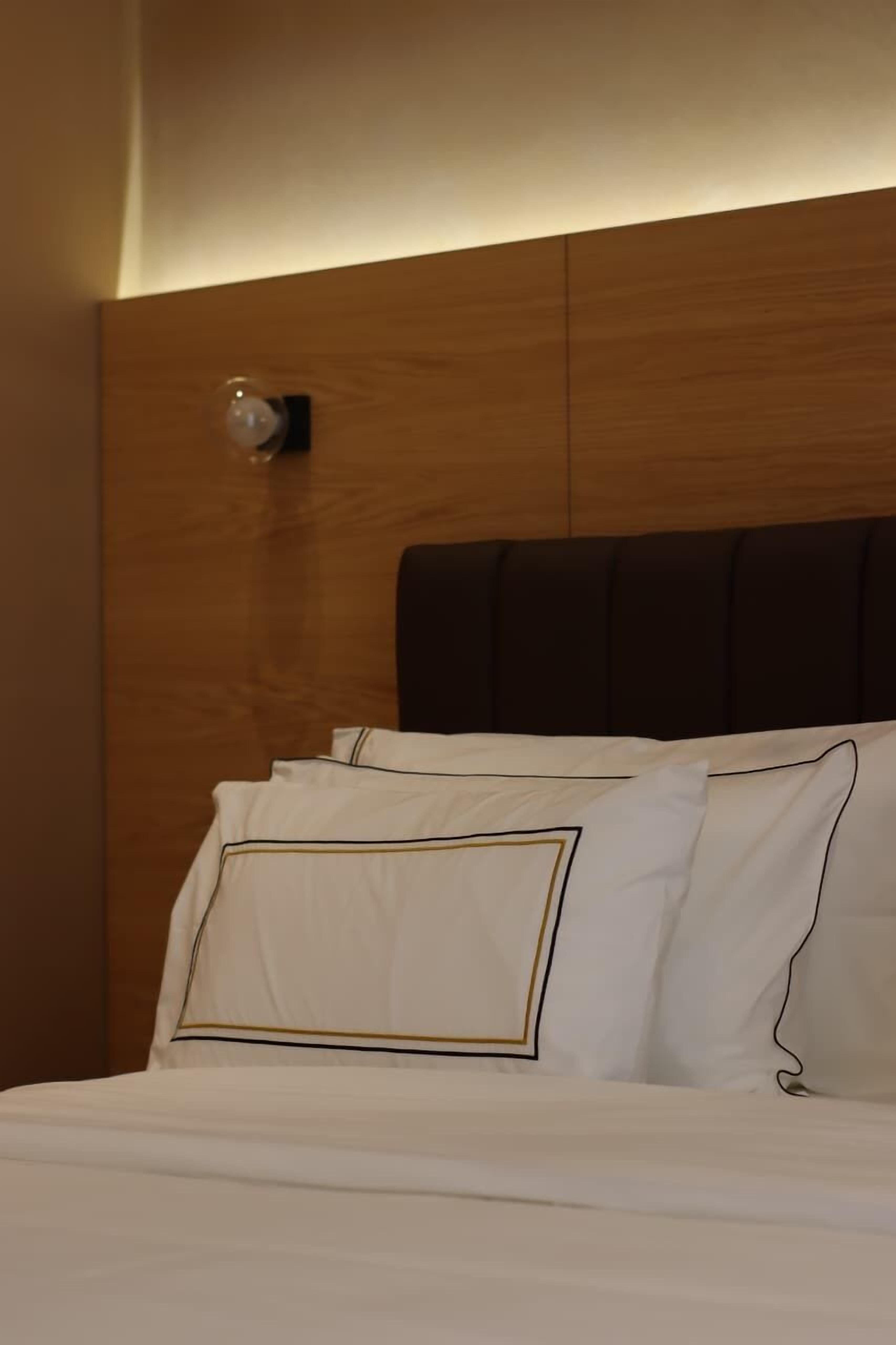 Rom – executive, 1 soverom, byutsikt | Safe på rommet, skrivebord, blendingsgardiner og wi-fi (inkludert)