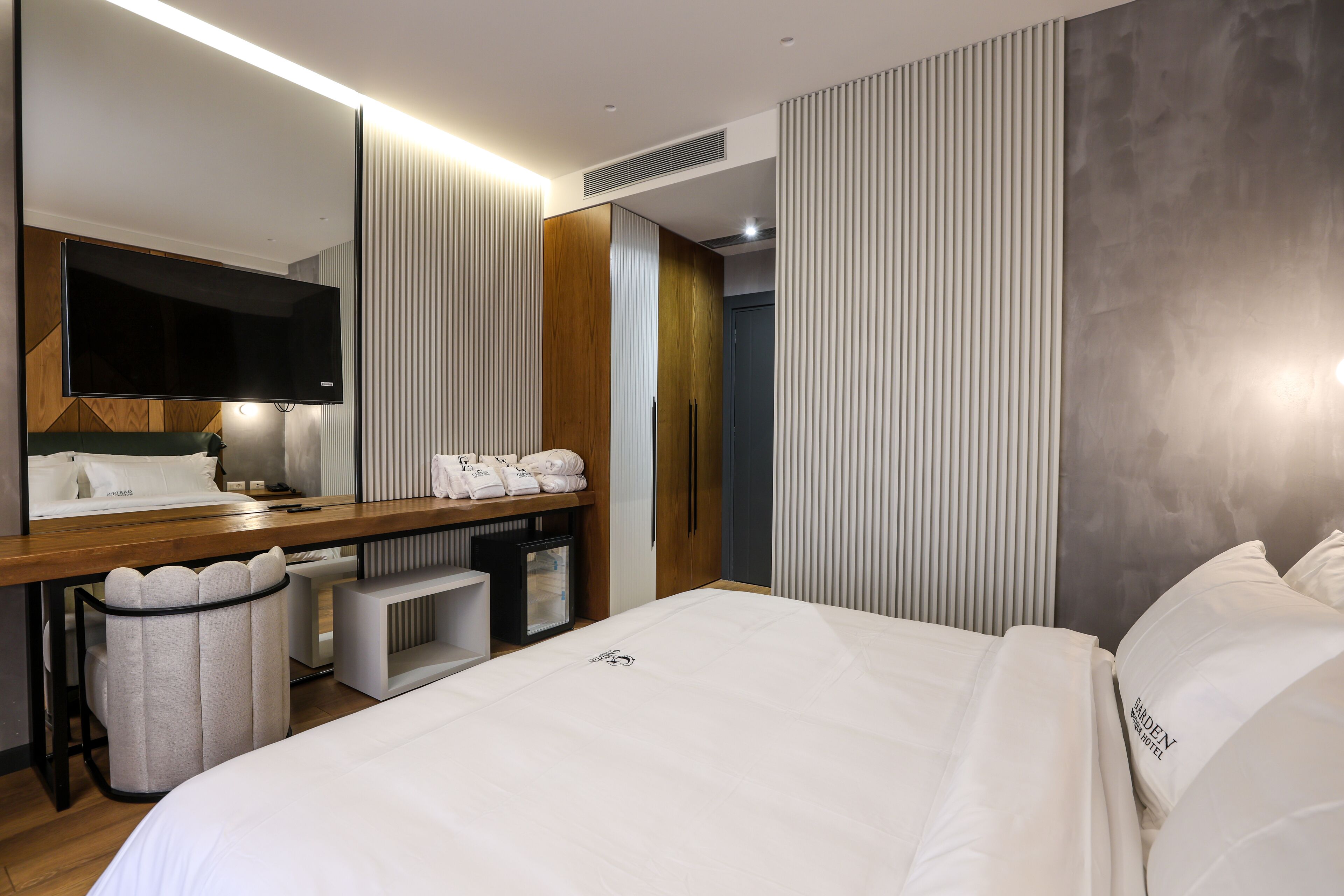 Standard Double Room | In-room safe, desk, blackout drapes, free WiFi