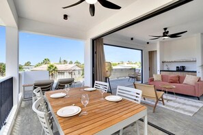 Outdoor dining - Villa Valena Apartment 7 with Cooling Pool (Kralendijk)