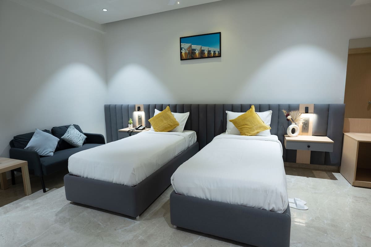 Premium-Zweibettzimmer | 1 Schlafzimmer, Allergikerbettwaren, Minibar, Schreibtisch