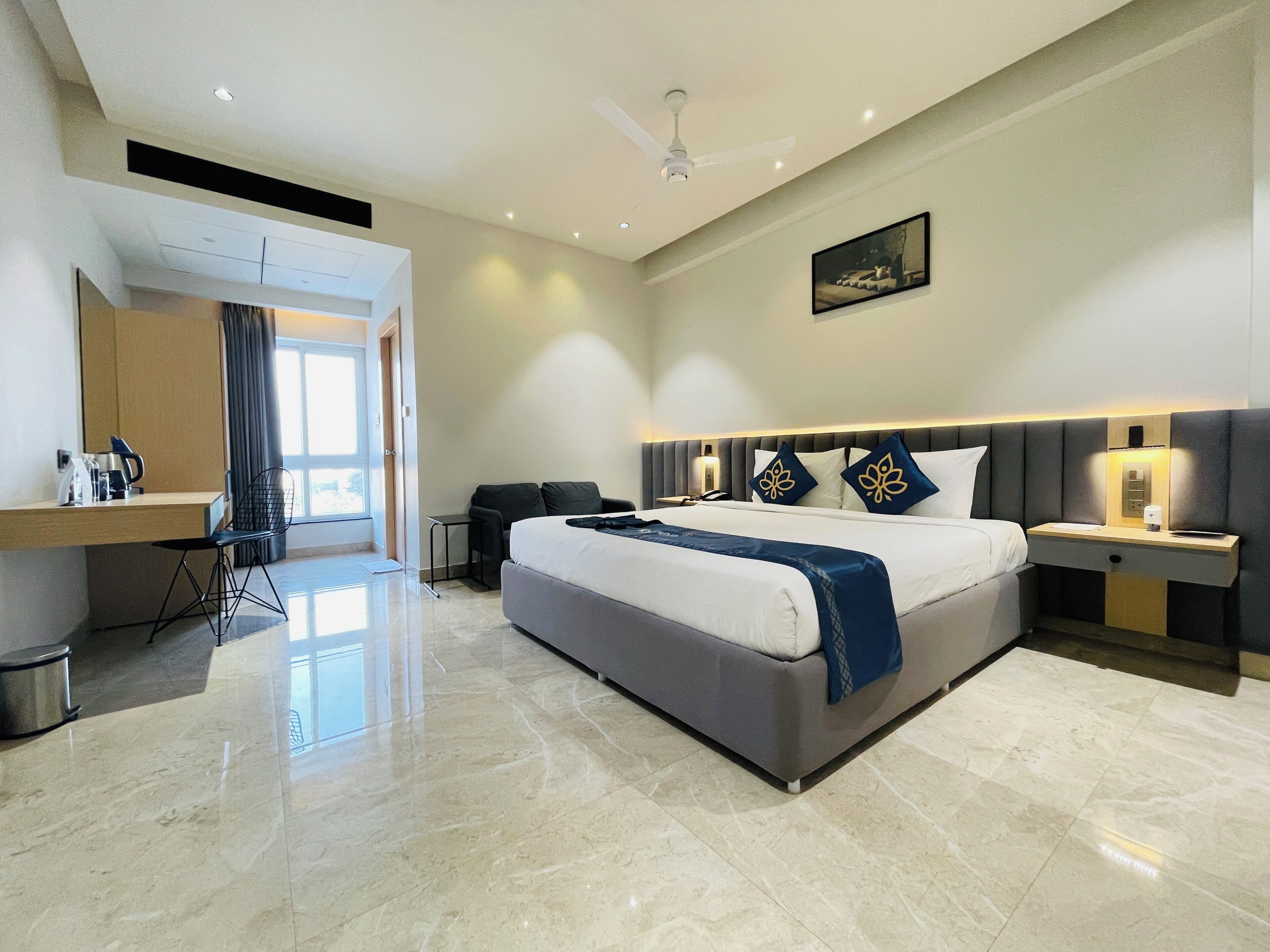 Photo - Hotel Kyzen HiTech City- Your Zenly Stay