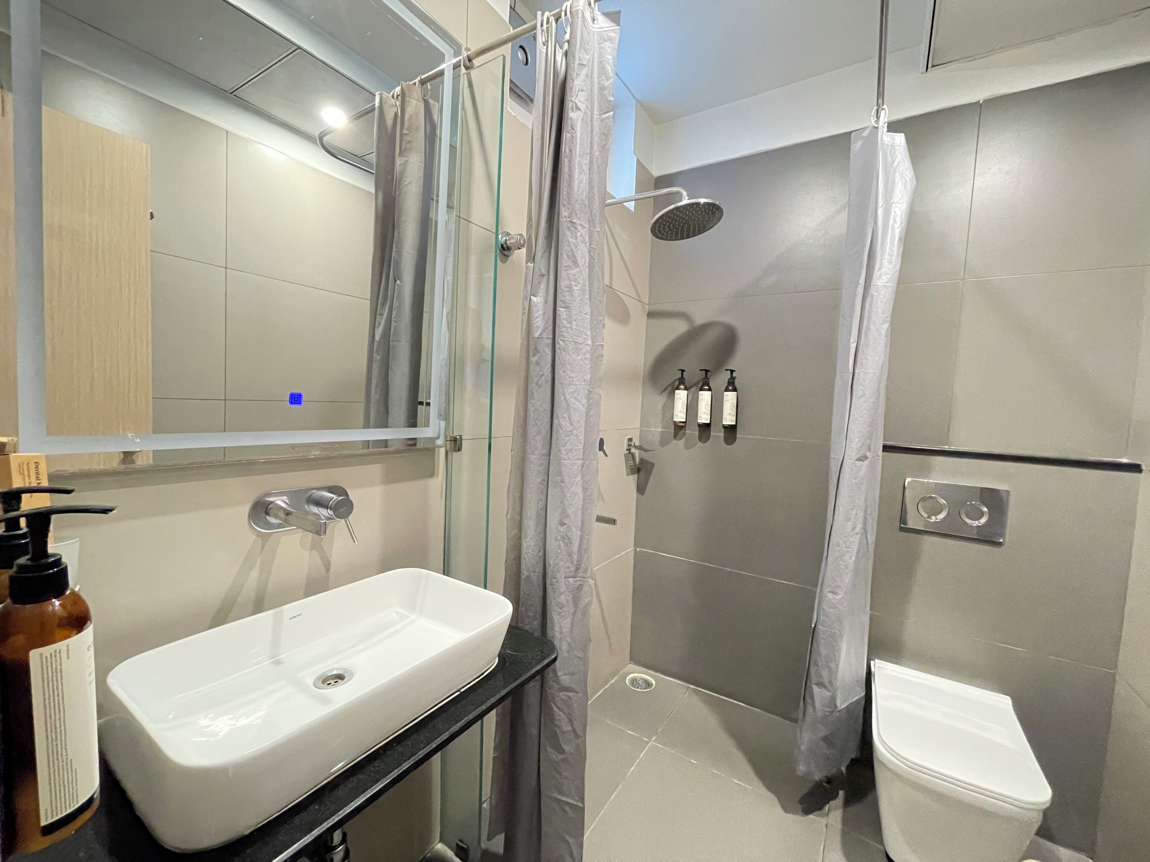 Photo - Hotel Kyzen HiTech City- Your Zenly Stay