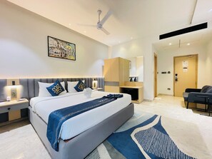 Executive Room - Hotel Kyzen HiTech City- Your Zenly Stay (Hyderabad)