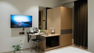 Camera Business | Biancheria da letto ipoallergenica, minibar, una scrivania