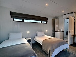 Chambre avec lits jumeaux, 1 chambre, non-fumeurs | Minibar, bureau, draps fournis