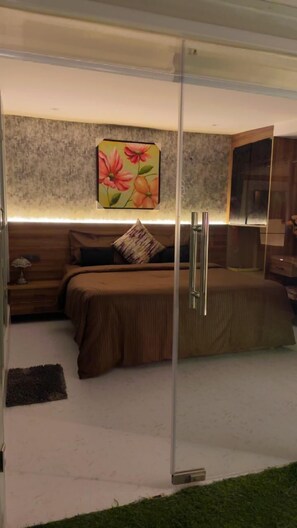 Deluxe Room | Free WiFi, bed sheets - Desire Stay (New Delhi)