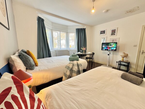 1 bedroom, iron/ironing board, Internet, bed sheets