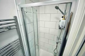 Hair dryer - Charming Studio 30min to Central London (Wembley)