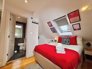 1 bedroom, iron/ironing board, internet, bed sheets