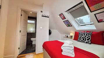 1 soveværelse, strygejern/strygebræt, internetforbindelse, sengetøj