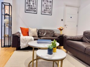 Living area - Spacious En-suite 30min to Central London (Wembley)