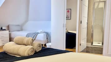 1 bedroom, desk, iron/ironing board, WiFi