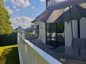 Outdoor dining - Spacious En-suite 30min to Central London (Wembley)