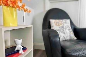 Interior - Bright Studio Loft 30min to Central London (Wembley)