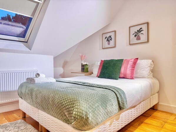 1 bedroom, iron/ironing board, Internet, bed sheets