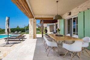 Outdoor dining - Villa Zelena Panoramic Seaview, Infinity pool, free EV charger (Bale)