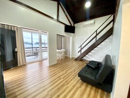 Panoramic Apartment | Living area | Smart TV