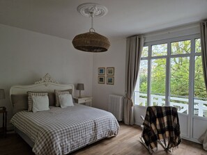 Classic-Zimmer | Kostenlose Zustellbetten, kostenloses WLAN, Bettwäsche
