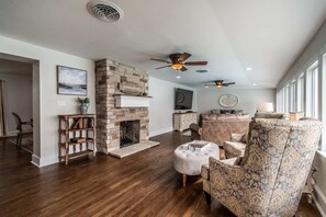 TV, fireplace, offices