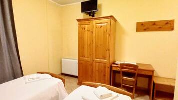 Phòng phong cách cổ điển, ban công, quang cảnh đồi núi | Bàn